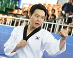 ‘쓰리데이즈’ 박유천, 이번엔 태권도 시범단 변신 기사 이미지